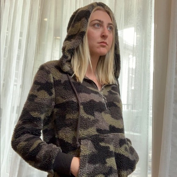 Camo Quarter Zip Hoodie 5/25 - Picture 4 of 4